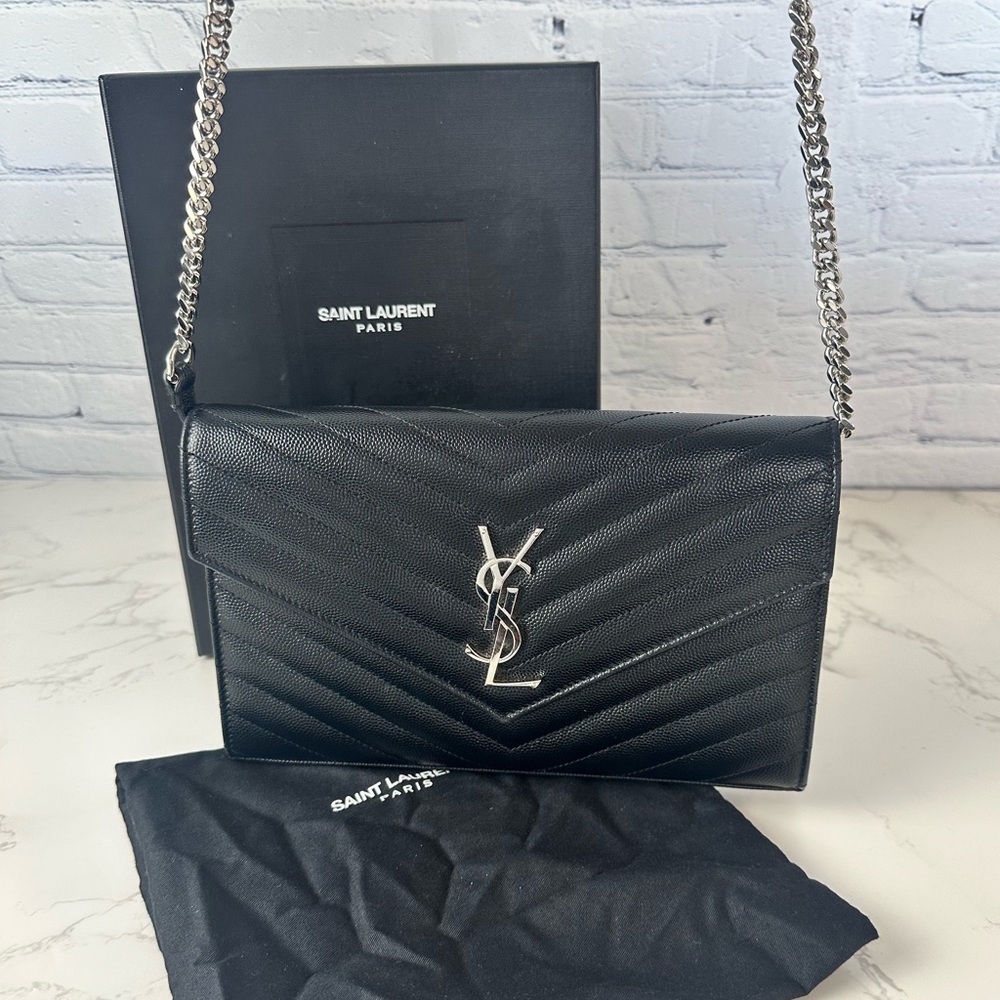 ❗️SOLD❗️Pre-Owned YSL Black Leather Wallet On Chain (Small)